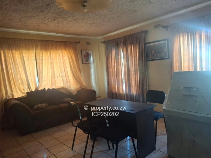 Knowe Norton 5-Bed Home on 2200m² 
