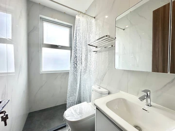 3 Bedroom Flat & Apartment