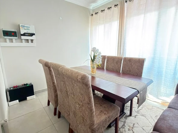 2 Bedroom Flat & Apartment