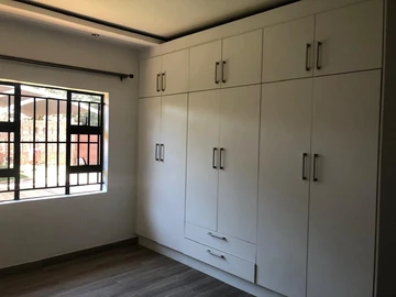 3 Bedroom Flat & Apartment