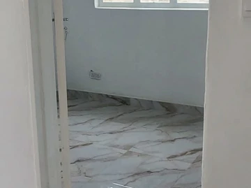 2 Bedroom Flat & Apartment