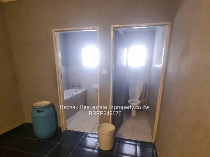 Secure walled 5-bed home in Parklands with borehole