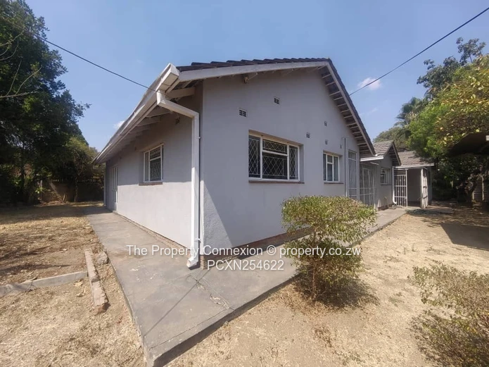 Spacious 5-Bedroom Family Residence | Bluff Hill, Harare West