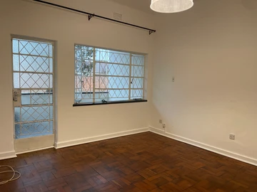 2 Bedroom Flat & Apartment