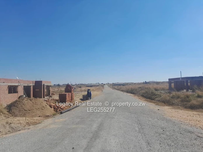 300m² Nyabira Stand — Tarred Road, Main Frontage