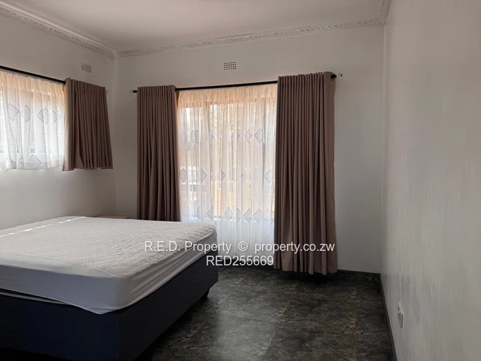 3-Bedroom House To Rent in Burnside