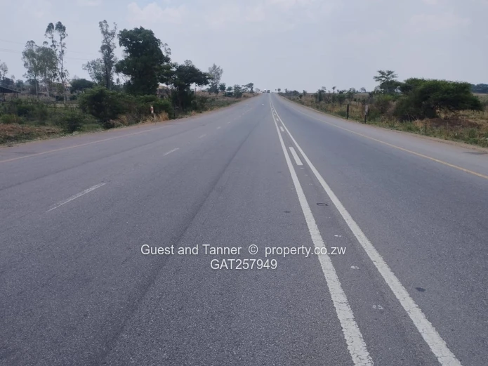 Beatrice - Harare-Masvingo Road Frontage - Service Station & Shopping Mall Stand