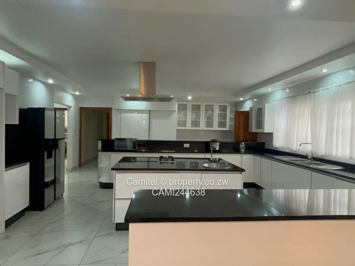 Modern Fully-Furnished 4BR Home with Borehole - Manresa