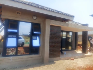 3 Bedroom Flat & Apartment