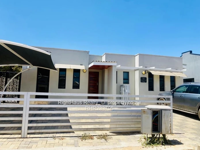 luxury 3 bedroom home in Greendale Peakwood