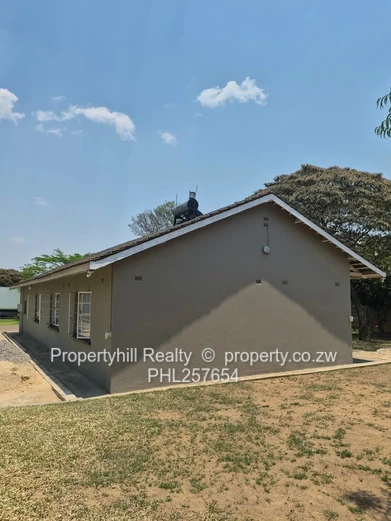 Greendale 3 bedroomed house & 2 bedroomed Cottage (Sole Mandate)