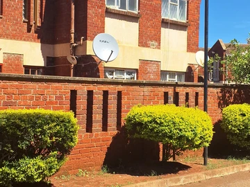 3 Bedroom Flat & Apartment