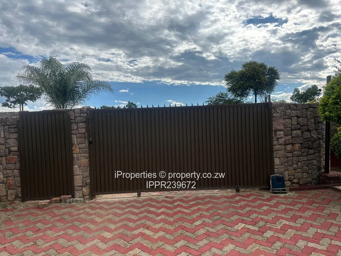 5 Bed Family Home in the Peaceful Suburb of Manningdale