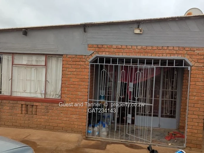 Tiled 3-bedroomed house for sale in Mbundane near Bulawayo