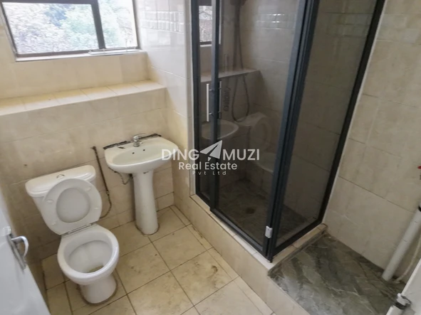 2 Bedroom Flat & Apartment