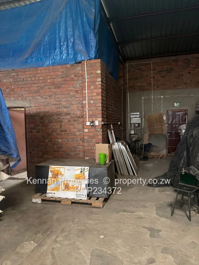 Warehouse To Let In Lochinvar