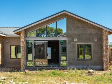 3 Bedroom Flat & Apartment