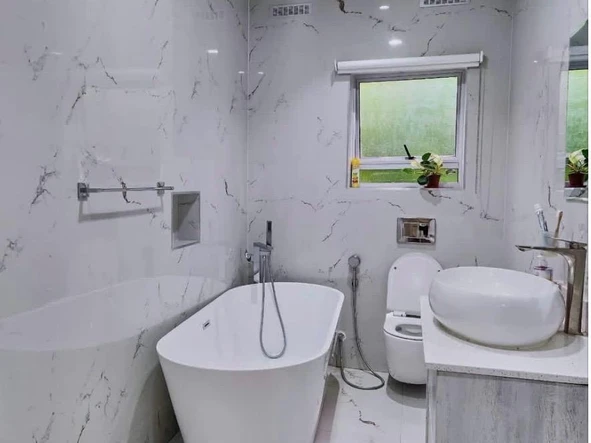 4 Bedroom Flat & Apartment