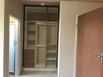 3 Bedroom Flat & Apartment