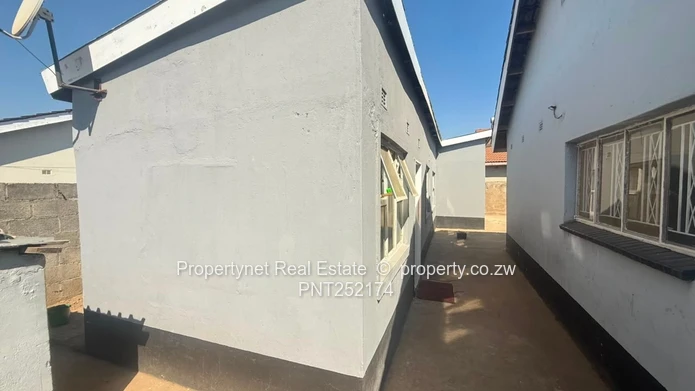 Solid neat family home!!!