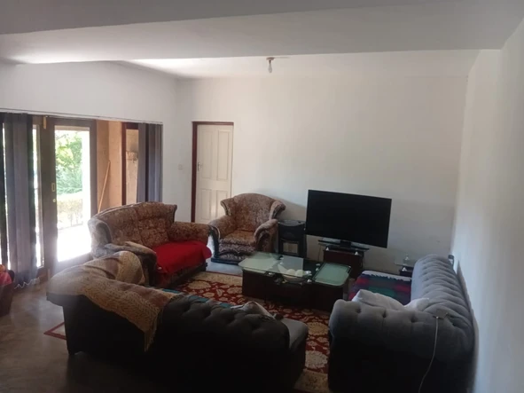 6 Bedroom House