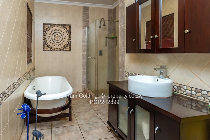 Spacious 4 Bedroom Family Home Greystone Park (Sole Mandate)