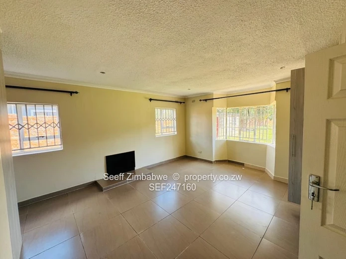Modern 4-Bed Home in Knowe on 2305m² with Borehole