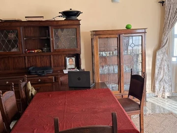 6 Bedroom House