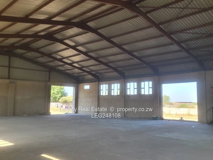 Commercial Warehouse With High Roof Clearance For Sale