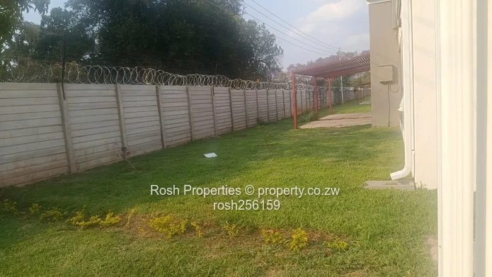 Modern 2-Bed Garden Flat with Borehole in Marlborough