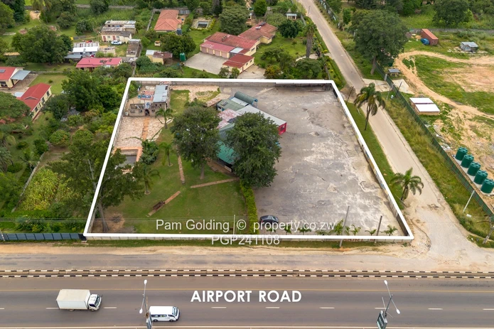 Commercial building for sale