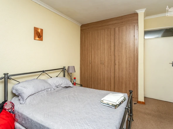 3 Bedroom Flat & Apartment