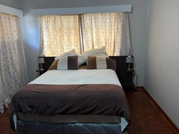 3 Bedroom Flat & Apartment