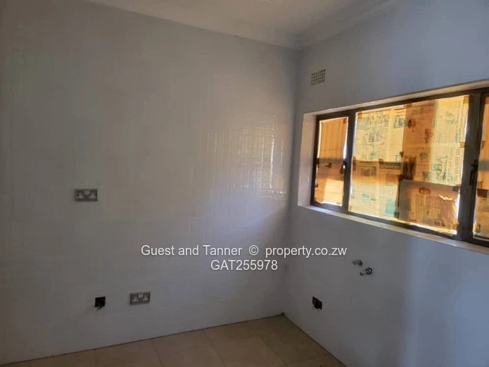 Glen Lorne | Spacious 6-Bedroom Family Home (Sole Mandate)