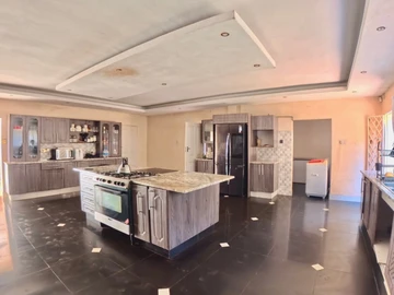 8 Bedroom House