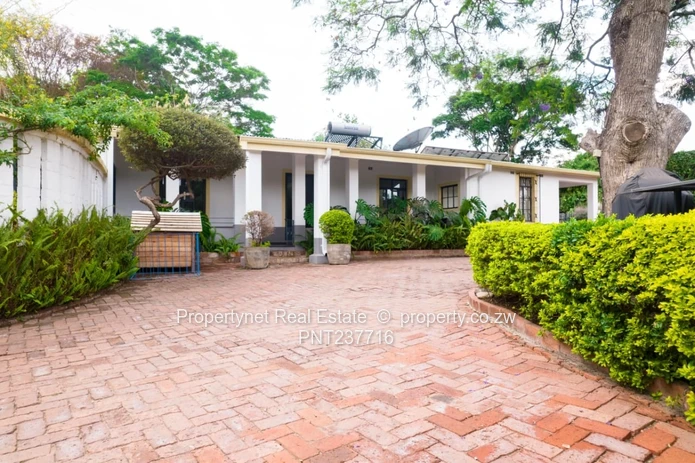 Luxurious Gem For Sale  in Avondale West!