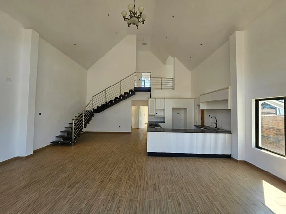 3 Bedroom Flat & Apartment