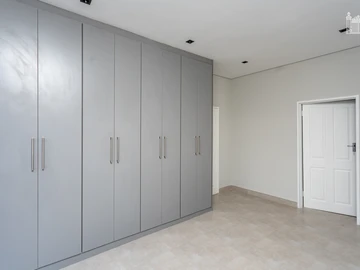 3 Bedroom Flat & Apartment