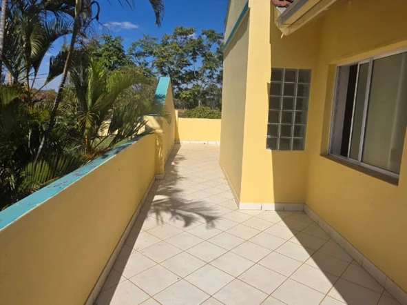 6 Bedroom House