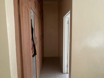 4 Bedroom Flat & Apartment