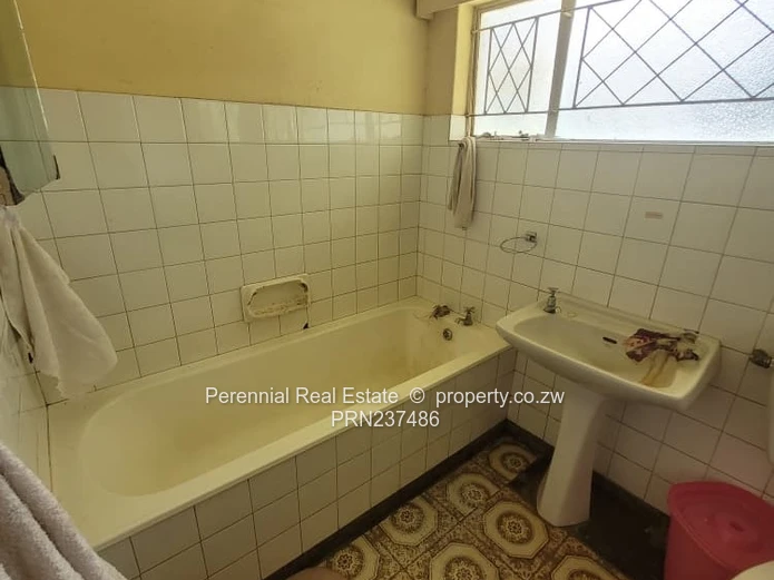 Property for Sale – Mashumavale, Kadoma