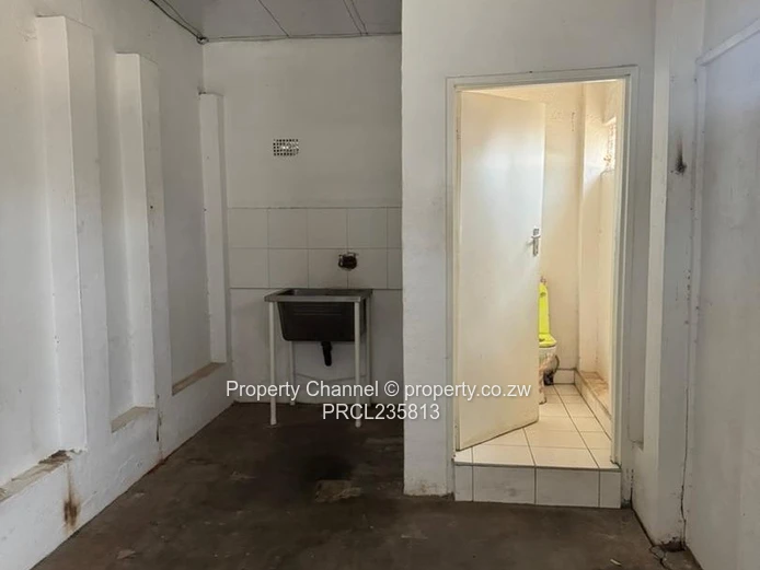 Gunhill Retail Shop 50m² - can be used as admin offices