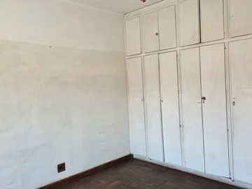2 Bedroom Flat & Apartment
