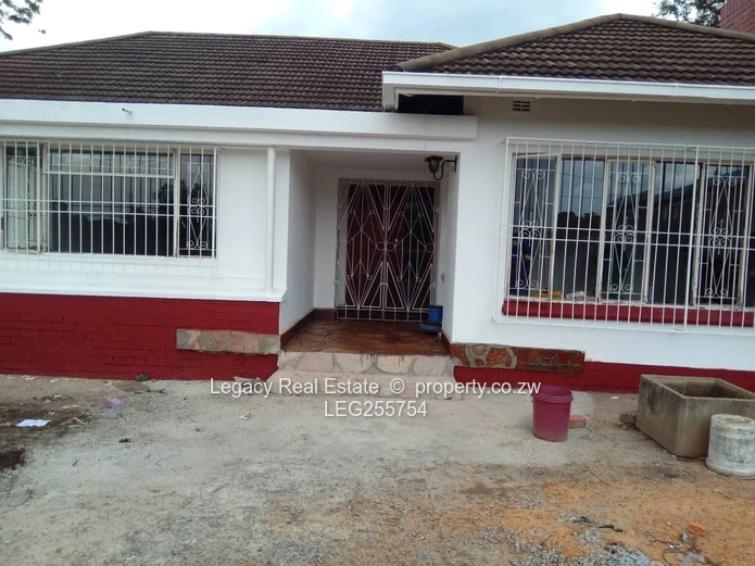 Bright 1-Bed Home in Greendale - Borehole & Modern Tiles