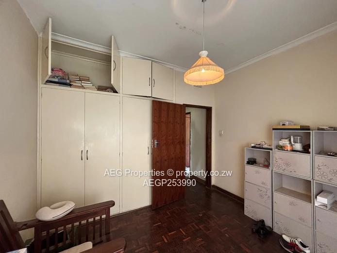 5 Bed House To Rent EmeraldHill