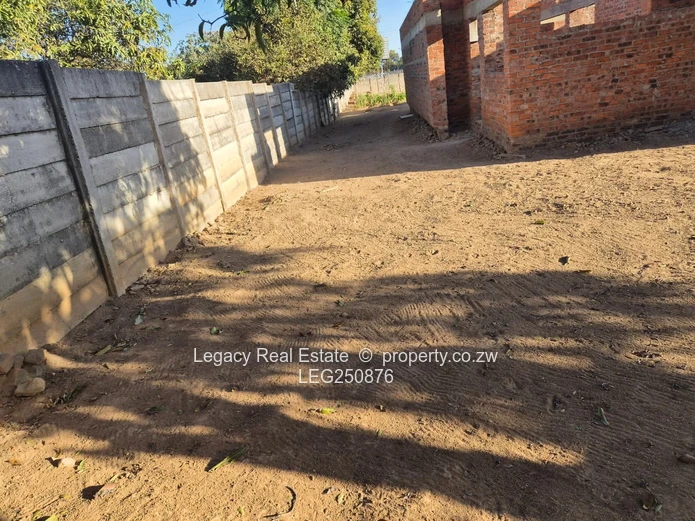 Prime 2,000sqm Stand with Incomplete Modern Home – Masotsha Ndhlovu