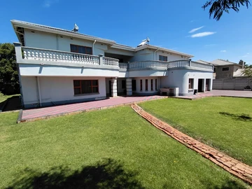 5 Bedroom House