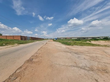 Commercial & Industrial Land