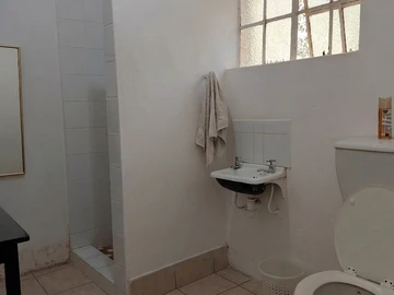 8 Bedroom House