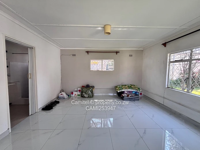 Strathaven 3-Bed Home - Pool, Borehole & Large Garden